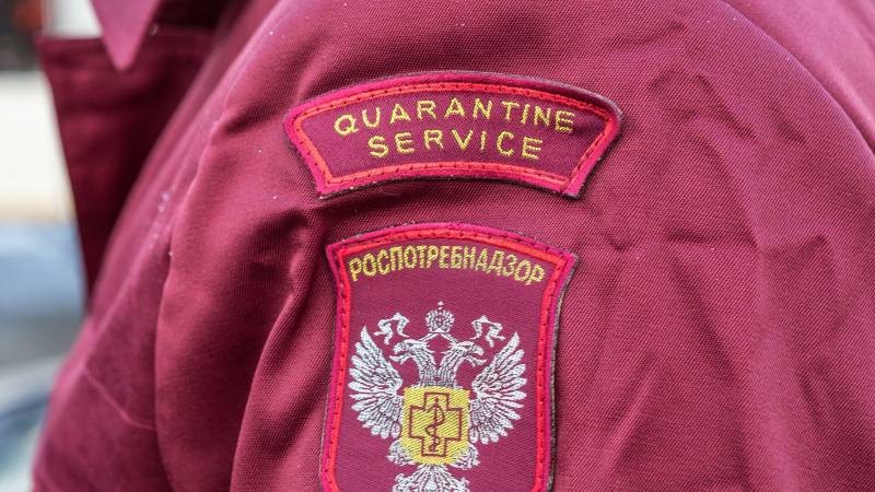 Роспотребнадзор отменил обязательный карантин для контактных с больными COVID-19