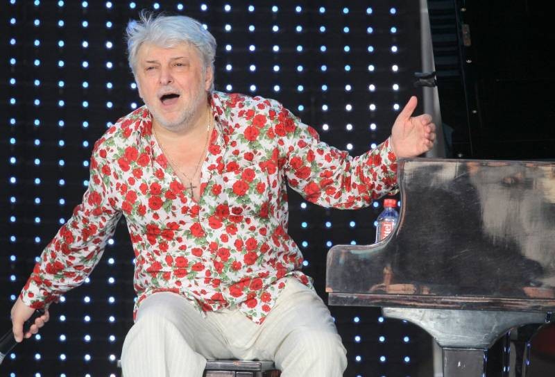 Больной Вячеслав Добрынин впервые появился на публике