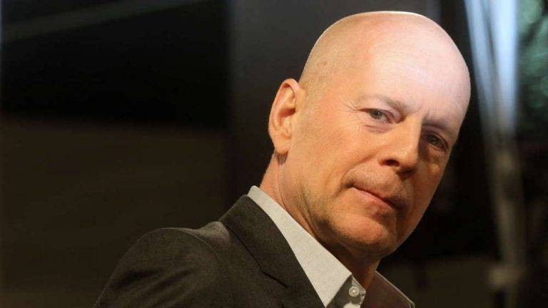 Брюс Уиллис завершает карьеру, — СМИ
