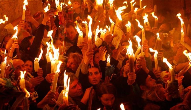 Благодатный огонь 2022: когда доставят в Москву, где и во сколько смотреть трансляцию