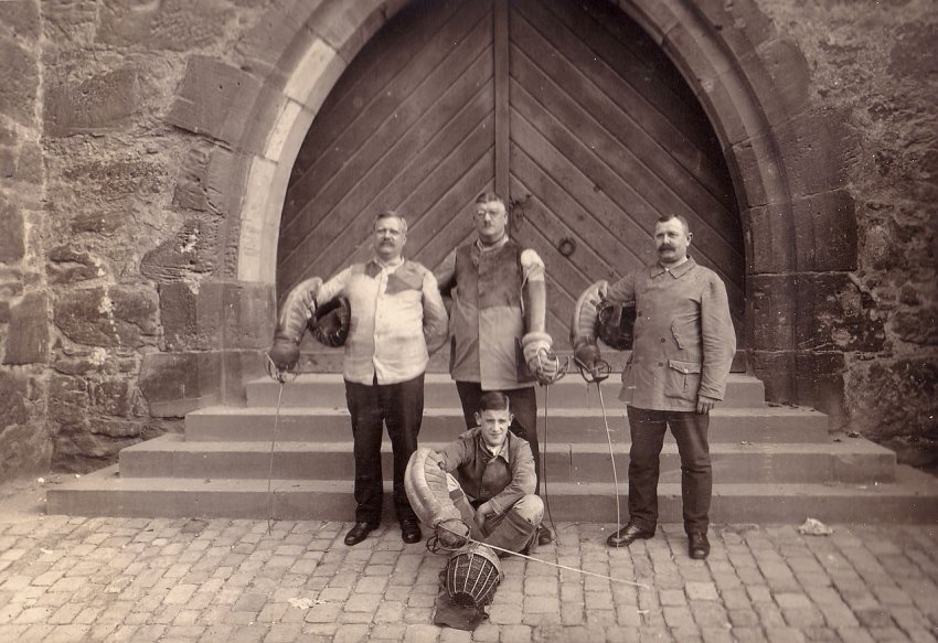 Сабельная мензура: кровавое развлечение немецких студентов