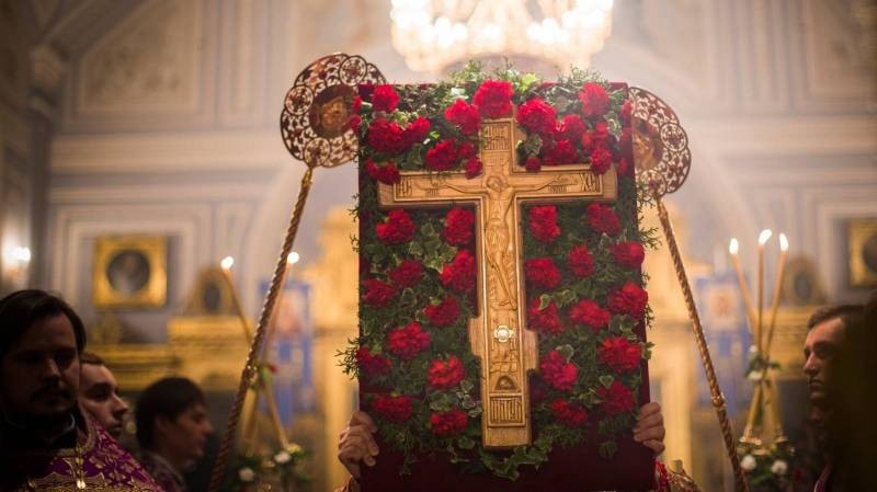 Воздвижение Креста Господнего в 2022 году: дата, традиции, молитва и запреты дня Воздвижение Креста Господнего в 2022 году: дата, традиции, молитва и запреты дня